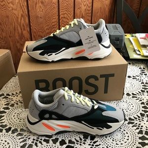 Sold.Adidas Yeezy 700